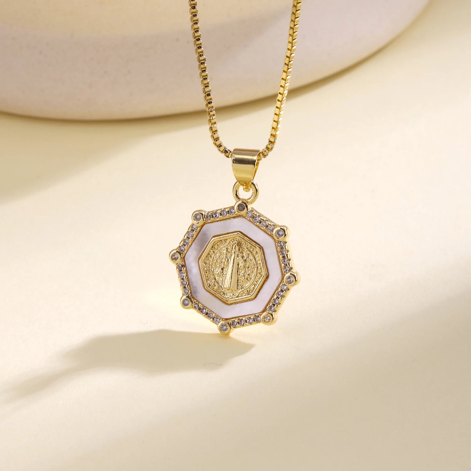 Nidin Vintage Virgin Mary & Hamsa Hand Pendant Necklace For Women Cubic Zirconia Shell Charm Chain Link Religious Amulet Jewelry
