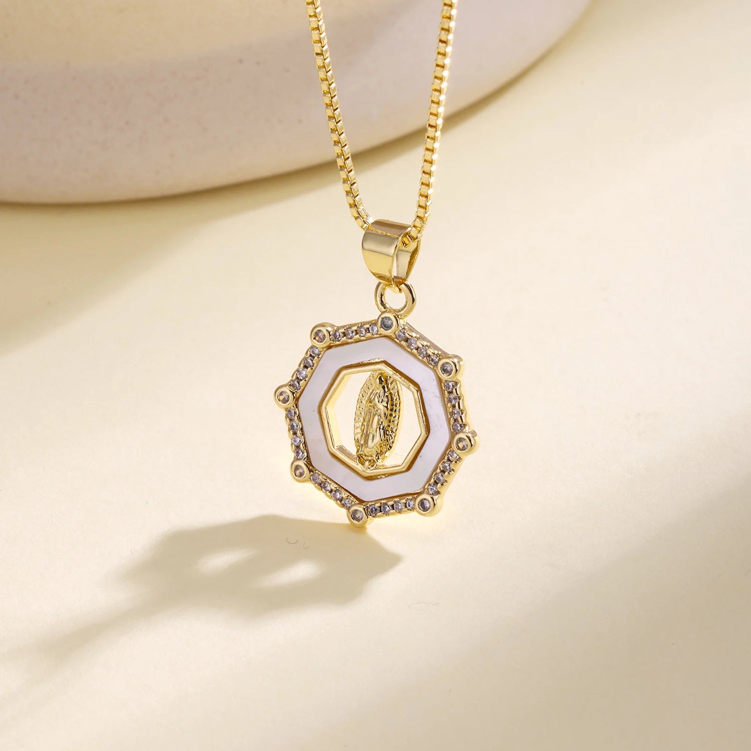 Nidin Vintage Virgin Mary & Hamsa Hand Pendant Necklace For Women Cubic Zirconia Shell Charm Chain Link Religious Amulet Jewelry